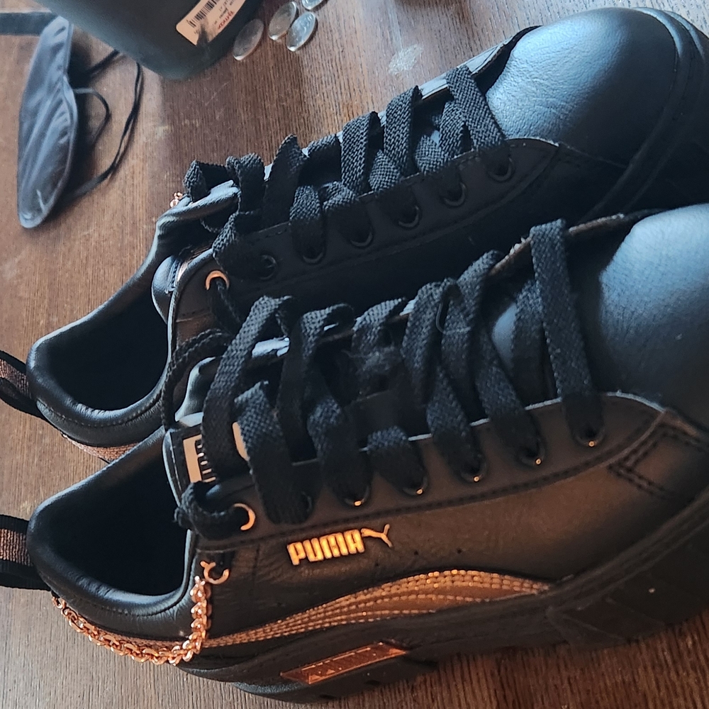 Puma Womens Black And rose gold Sneakers
